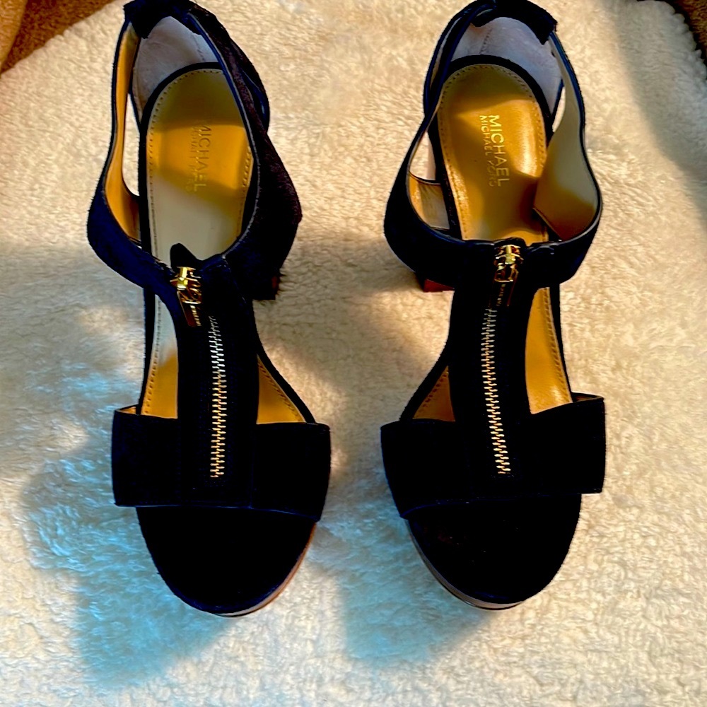 Michael Kors Berkley 4 in heel blue suede sandal with zippers front.